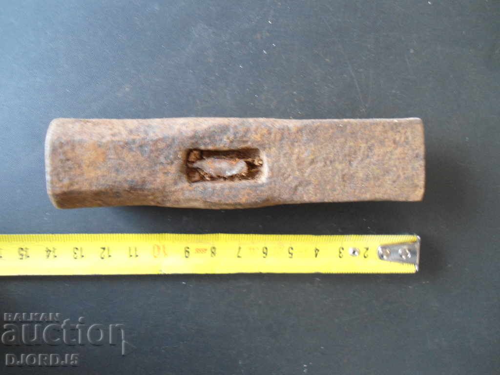 Auction An old hammer Auction An old hammer