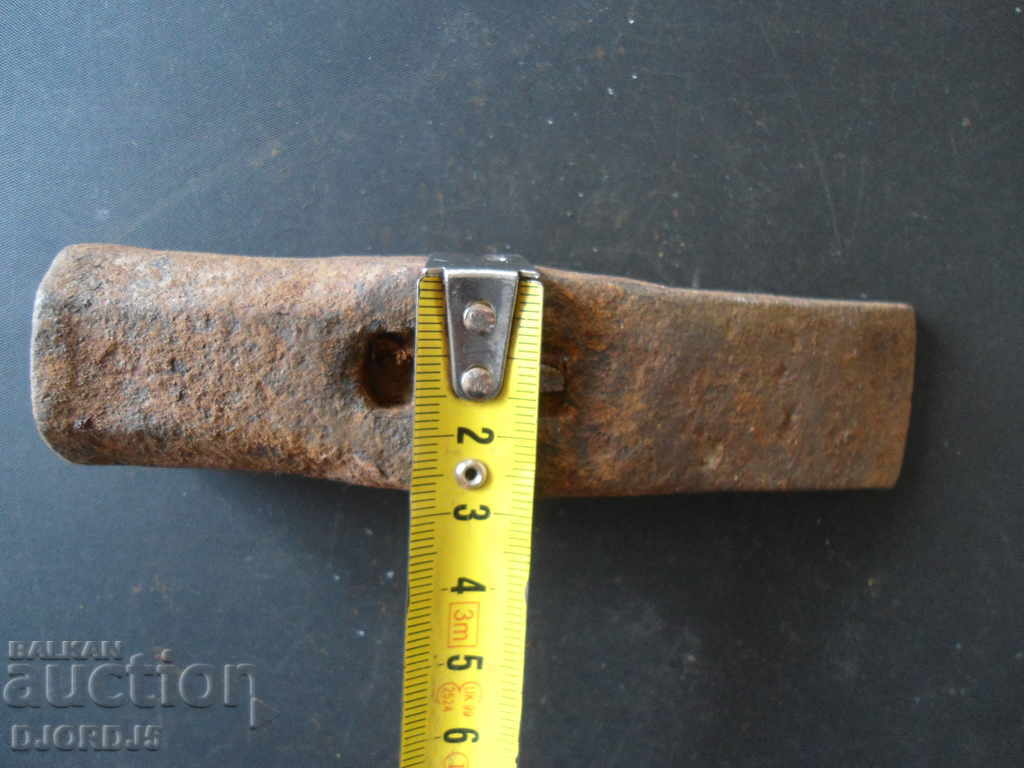 Delivery of An old hammer Delivery of An old hammer