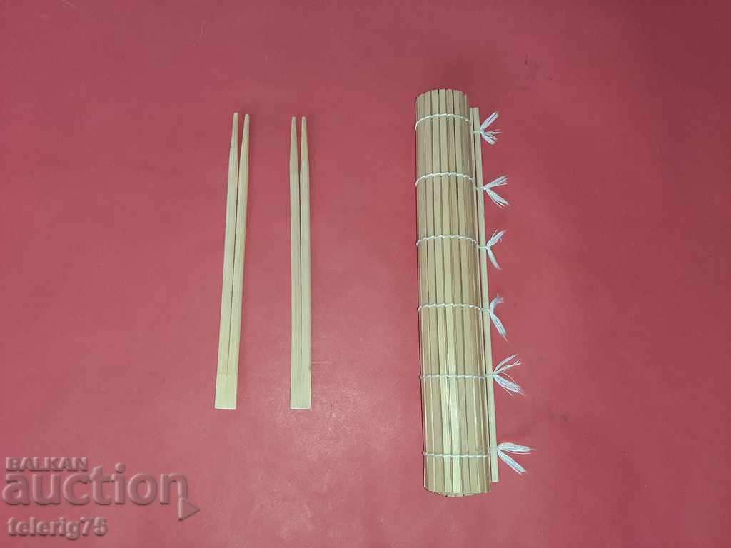 Auction Bamboo Rug for making Japanese Sushi + Sticks Auction Bamboo Rug for making Japanese Sushi + Sticks