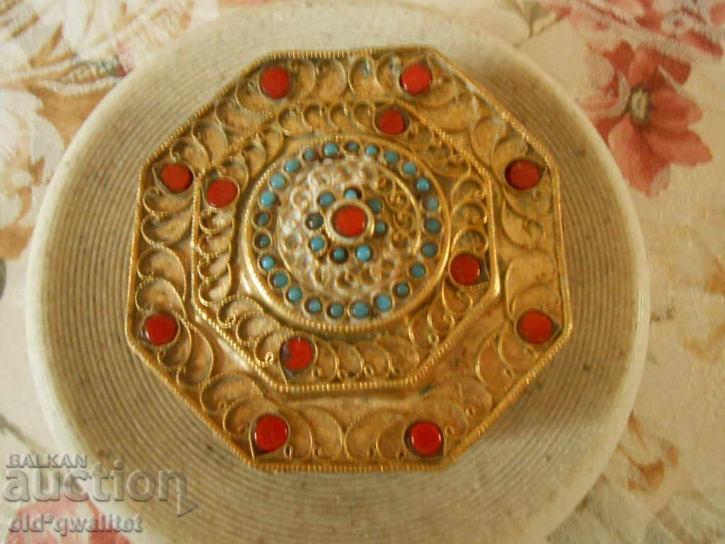 Decorative box for jewelry and small items, gilding with price 397.00 BGN | € 202.98 Decorative box for jewelry and small items, gilding with price 397.00 BGN | € 202.98