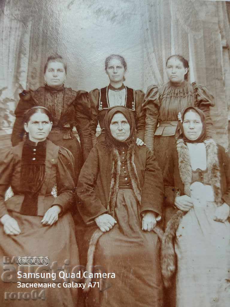 WOMEN IN NOSE - 5 WOMEN IN NOSE - 5