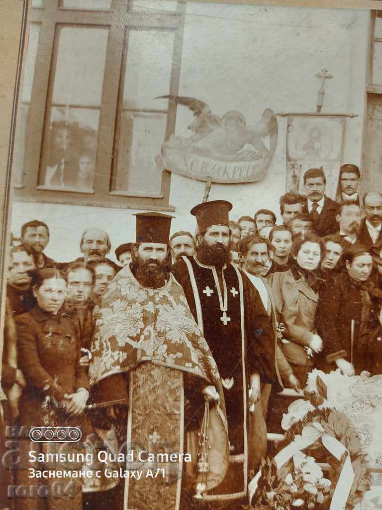 Delivery of FUNERAL - EASTER Delivery of FUNERAL - EASTER