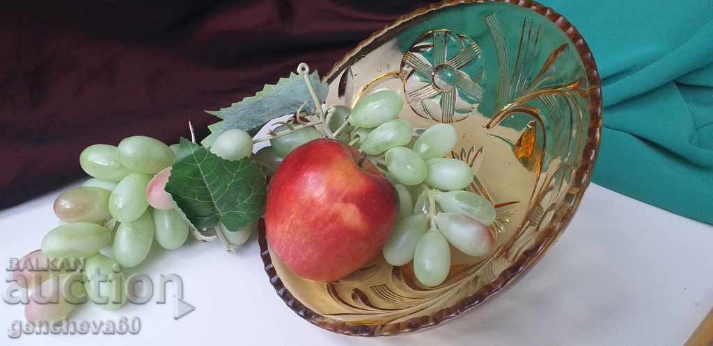 Beautiful amber colored Art Deco fruit bowl with price 15.00 BGN | € 7.67 Beautiful amber colored Art Deco fruit bowl with price 15.00 BGN | € 7.67
