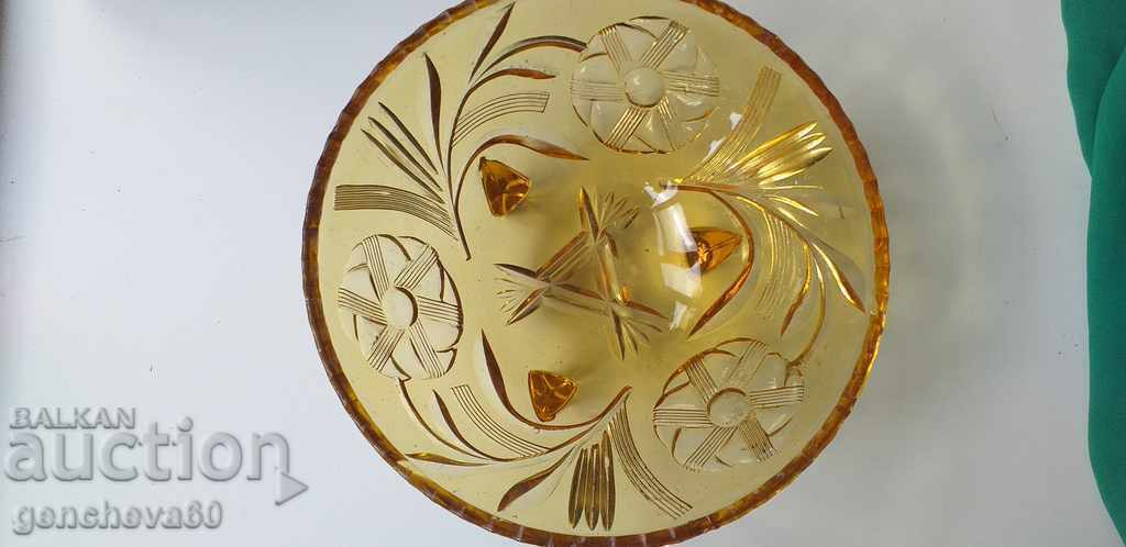 Delivery of Beautiful amber colored Art Deco fruit bowl Delivery of Beautiful amber colored Art Deco fruit bowl