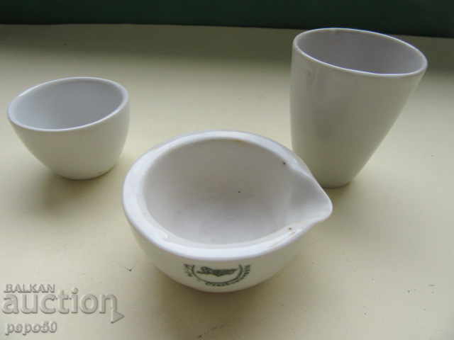 3 PORCELAIN LABORATORY VESSELS FROM SOCA