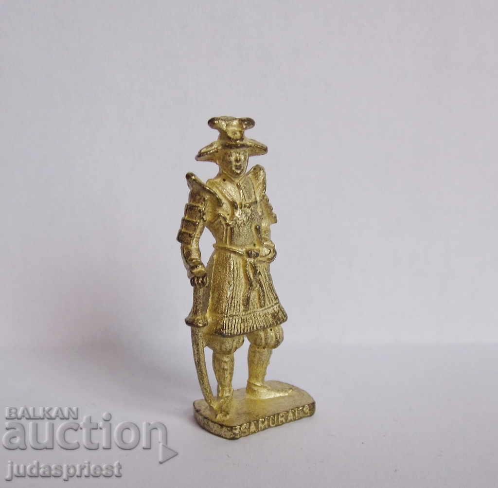 old lead soldier samurai egg toy kinder kinder with price 10.00 BGN | € 5.11