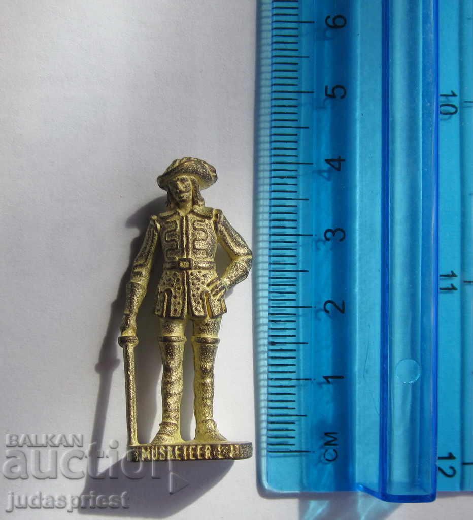 Παράδοση παλιός επικεφαλής στρατιώτης Musketeer αυγό παιχνίδι kinder kinder Παράδοση παλιός επικεφαλής στρατιώτης Musketeer αυγό παιχνίδι kinder kinder