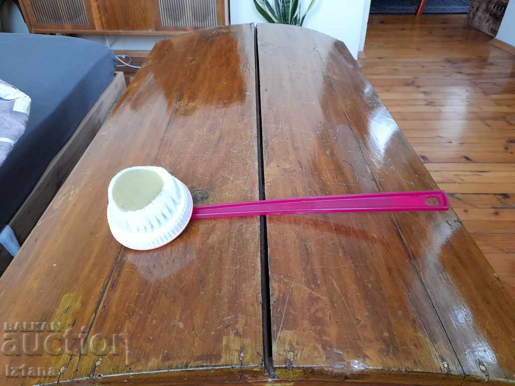 Old kitchen brush with price 14.00 BGN | € 7.16 Old kitchen brush with price 14.00 BGN | € 7.16