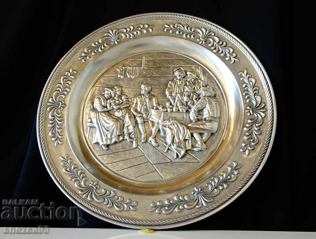 Calaina plate, panel with embossed picture Engagement, 26 cm with price 49.00 BGN | € 25.05 Calaina plate, panel with embossed picture Engagement, 26 cm with price 49.00 BGN | € 25.05