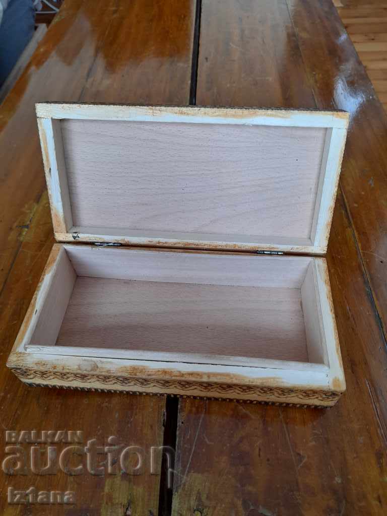 Old wooden box, travel bag - 6 Old wooden box, travel bag - 6