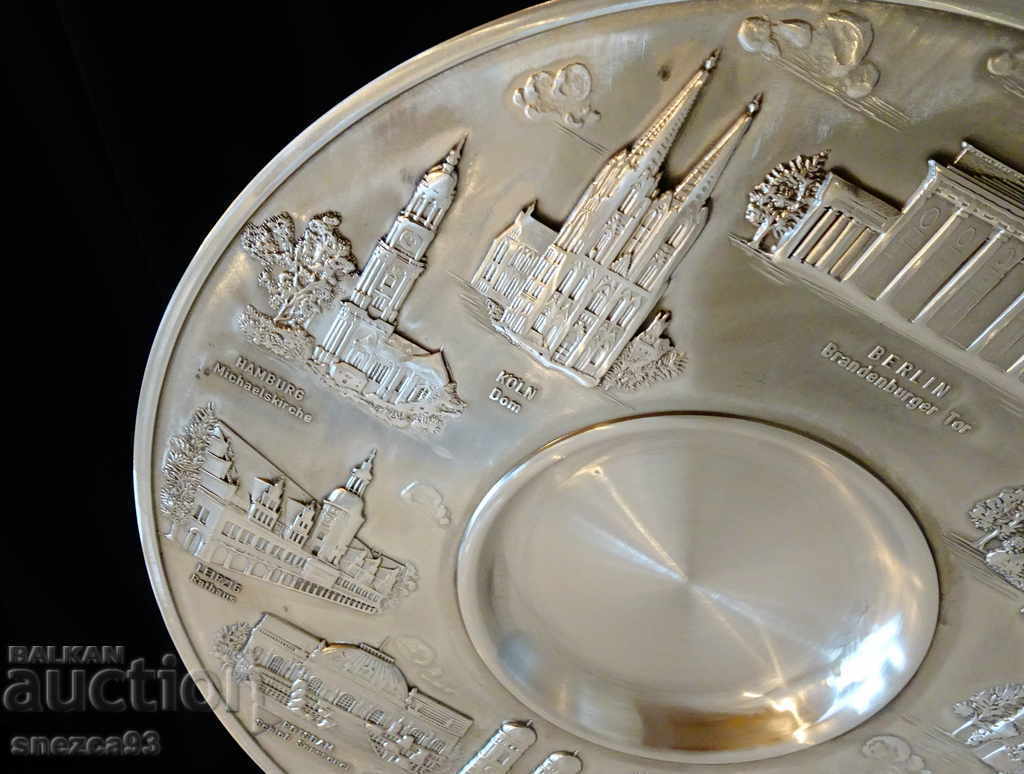 Auction Earthenware plate, tray, panel, architecture, 500 g, 26 cm Auction Earthenware plate, tray, panel, architecture, 500 g, 26 cm