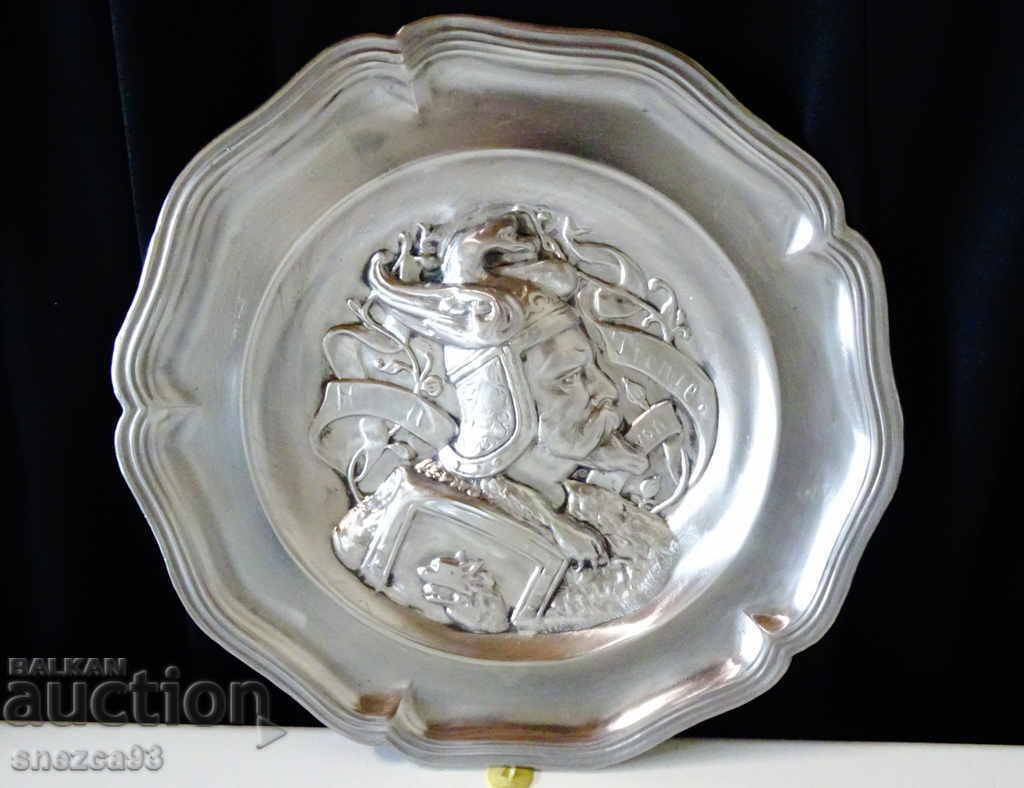 Hagen von Tronje, tin panel. Hagen von Tronje, tin panel.