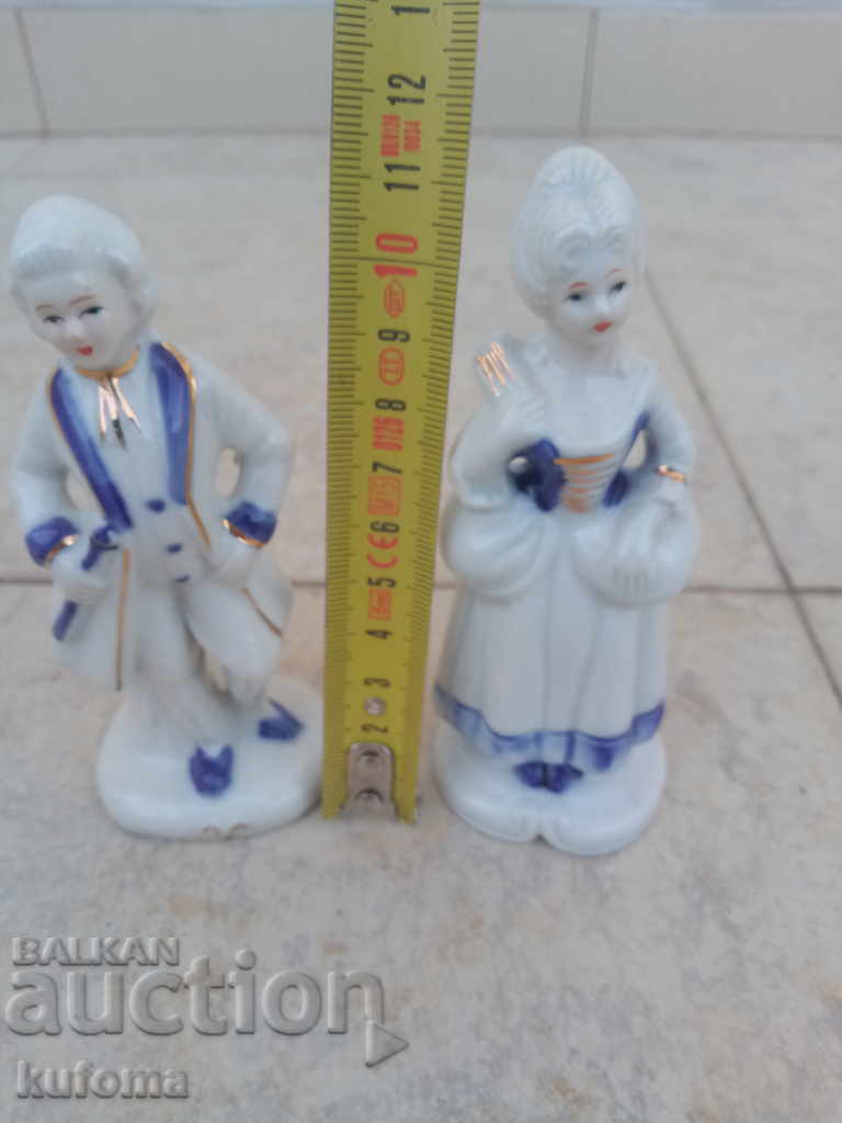 Old porcelain figures with price 29.99 BGN | € 15.33 Old porcelain figures with price 29.99 BGN | € 15.33