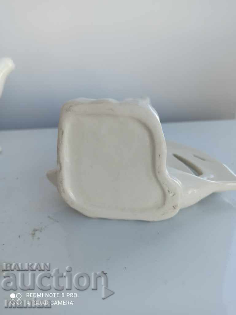 Livrarea O vaza frumoasa de portelan Livrarea O vaza frumoasa de portelan