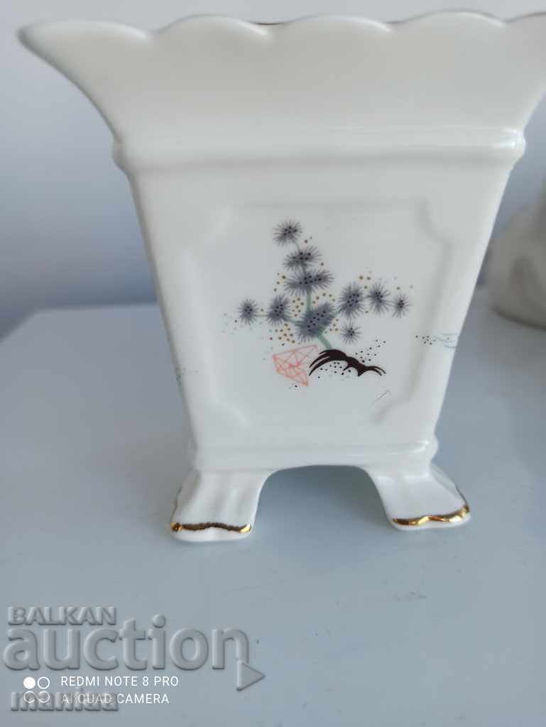 Auction A beautiful porcelain vase Auction A beautiful porcelain vase