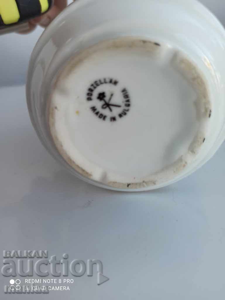 Auction Porcelain vase Auction Porcelain vase