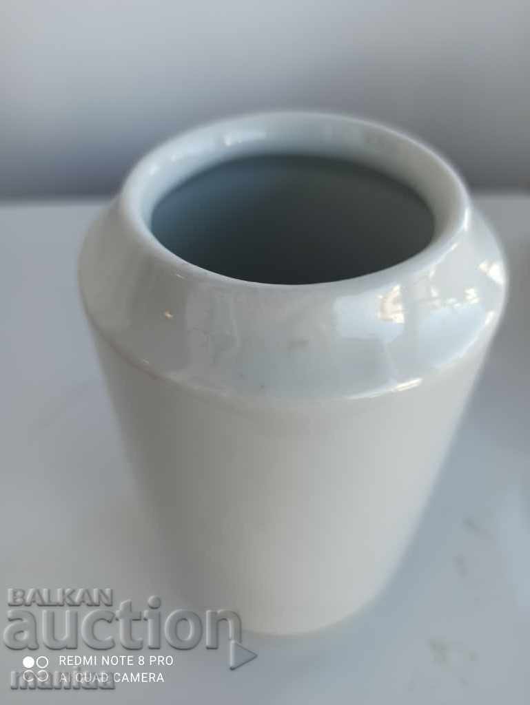 Delivery of Porcelain vase Delivery of Porcelain vase