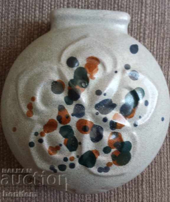 Vaza ceramică de perete