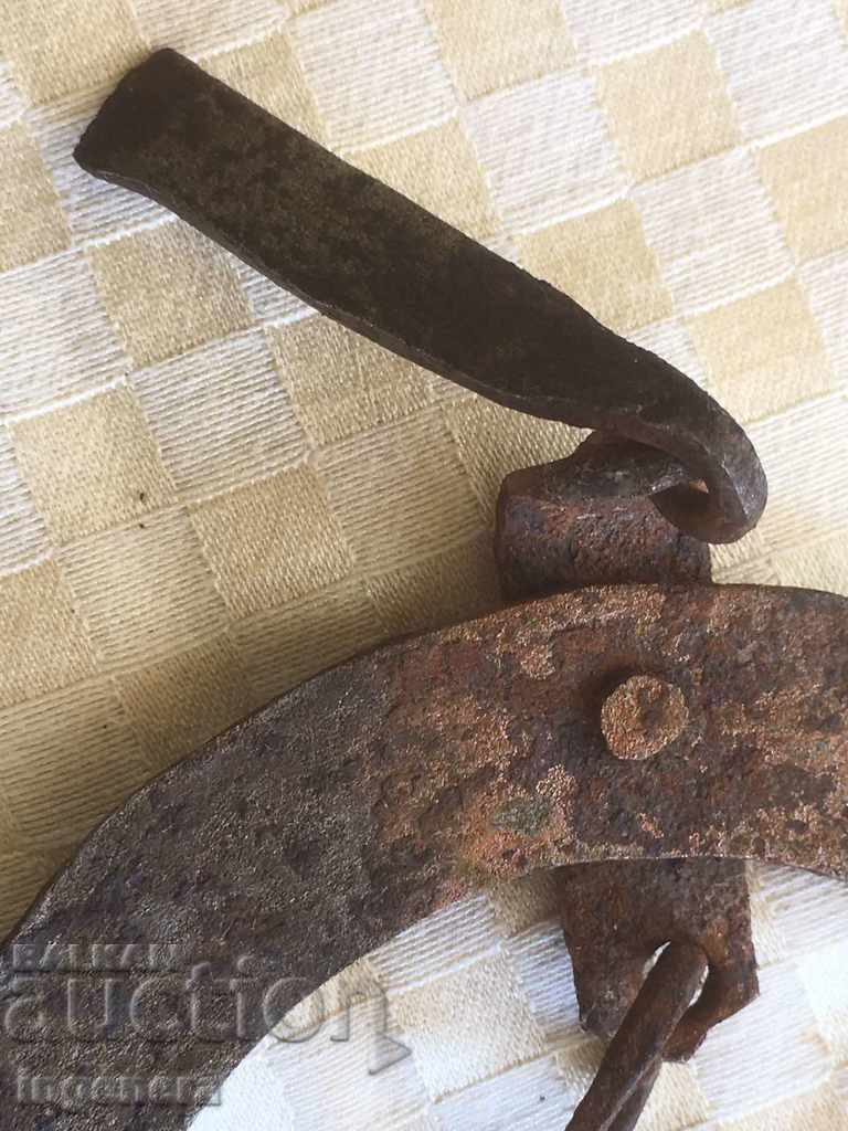 ΚΛΕΙΔΩΣΗ ΣΦΥΡΗΛΑΤΗΜΕΝΗ ΠΑΛΙΑ ΠΑΓΙΔΑ ΓΙΑ ΜΙΚΡΟΥΣ ΕΧΘΡΟΥΣ - 5