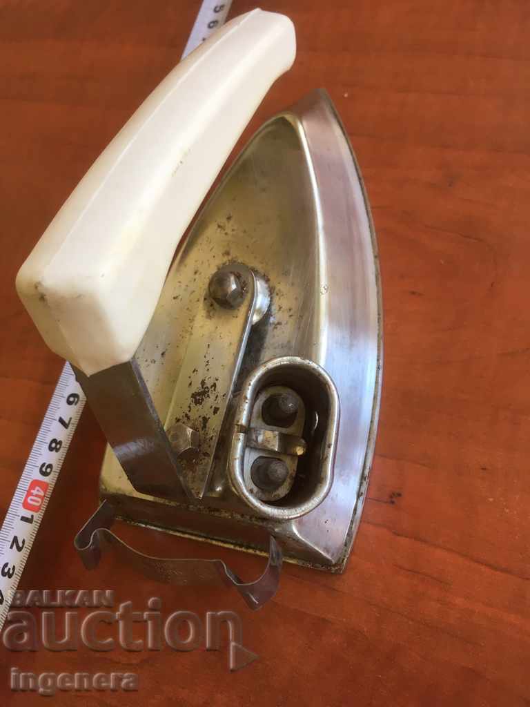 Auction IRON RETRO ELECTRIC Auction IRON RETRO ELECTRIC