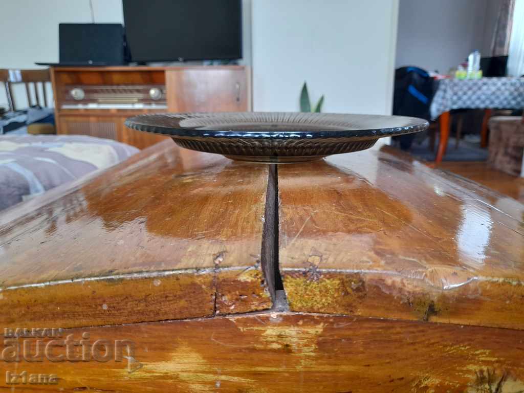 Стара стъклена чиния,плато с цена 25.00 лв. | € 12.78 Стара стъклена чиния,плато с цена 25.00 лв. | € 12.78