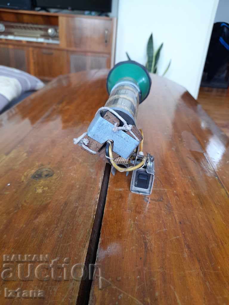 Delivery of Old night hunting device, lantern