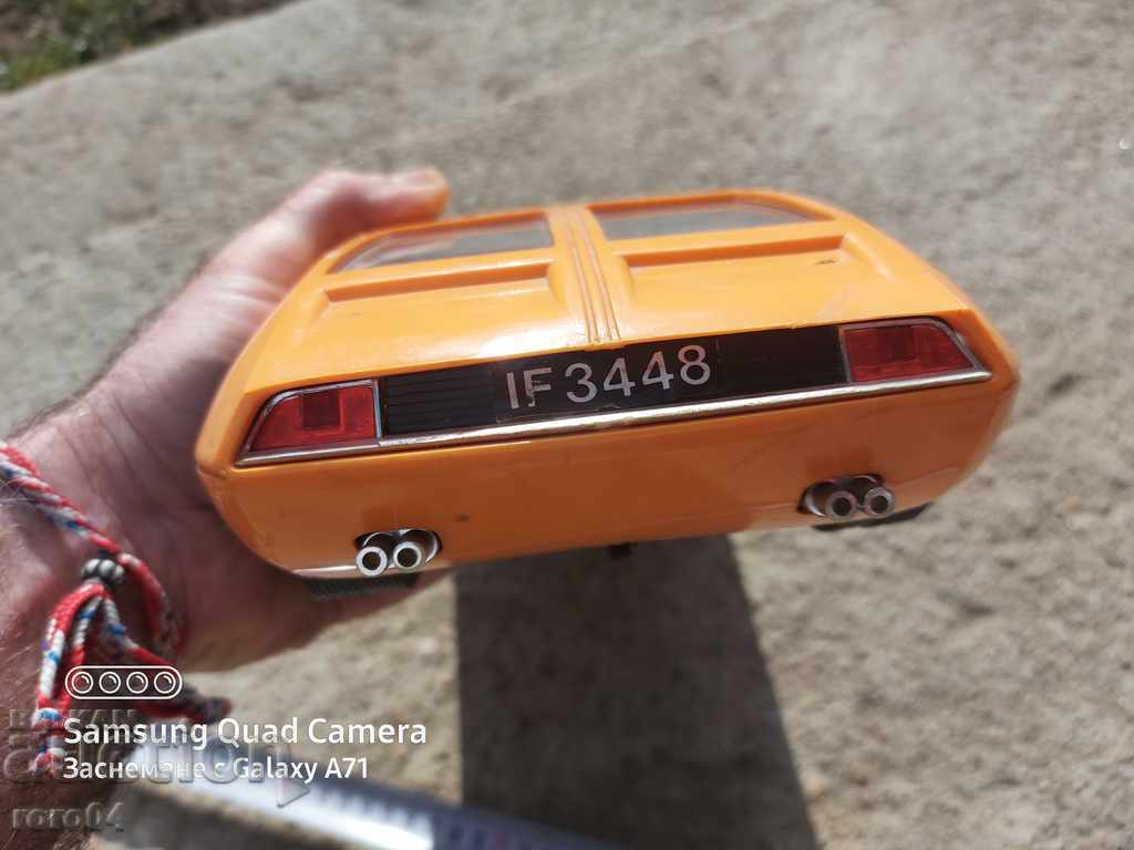 Auction DE TOMASO MANGUSTA M 1:12 Auction DE TOMASO MANGUSTA M 1:12