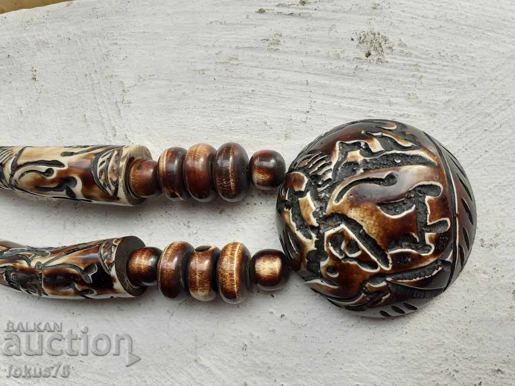 Μεγάλο παλιό κολιέ από πραγματικό κέρατο με τιμή 59.00 BGN | € 30.17