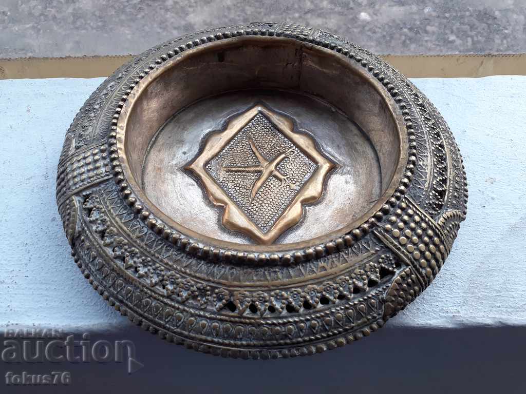 Big old bowl with price 319.00 BGN | € 163.10 Big old bowl with price 319.00 BGN | € 163.10