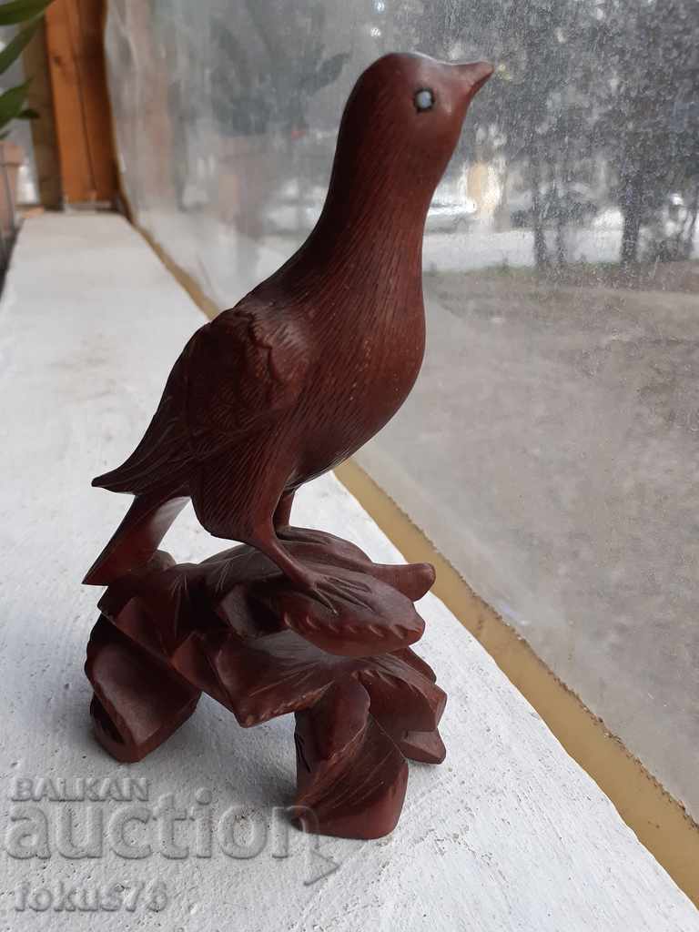 Стара красива дървена статуетка - пиленце - дърворезба