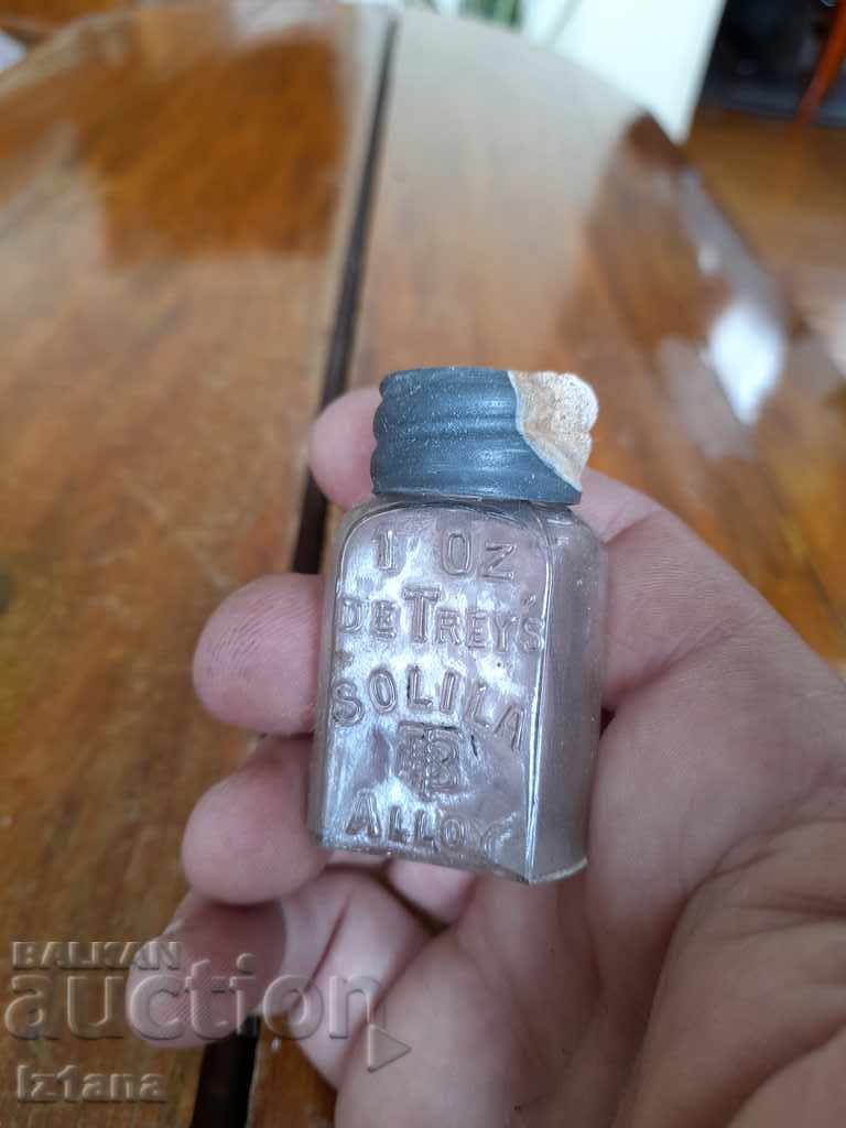 Delivery of Old Dental Bottle De Treys Solila Delivery of Old Dental Bottle De Treys Solila