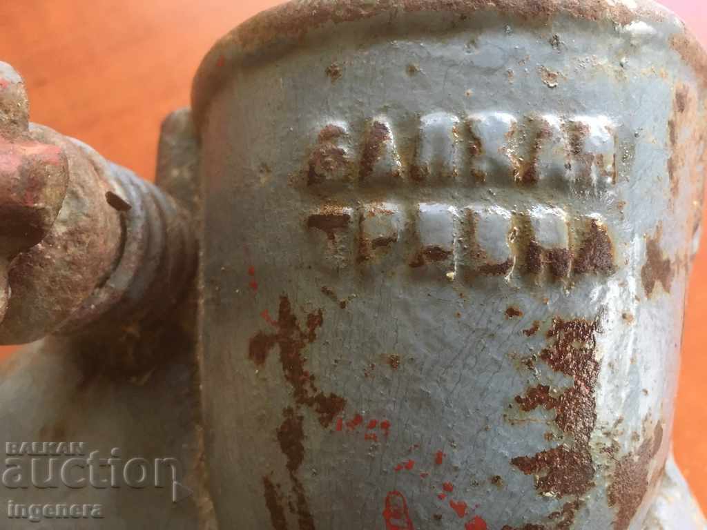 HAND-HELD ANTIQUE FOR CORN MILLING MACHINE - 5 HAND-HELD ANTIQUE FOR CORN MILLING MACHINE - 5