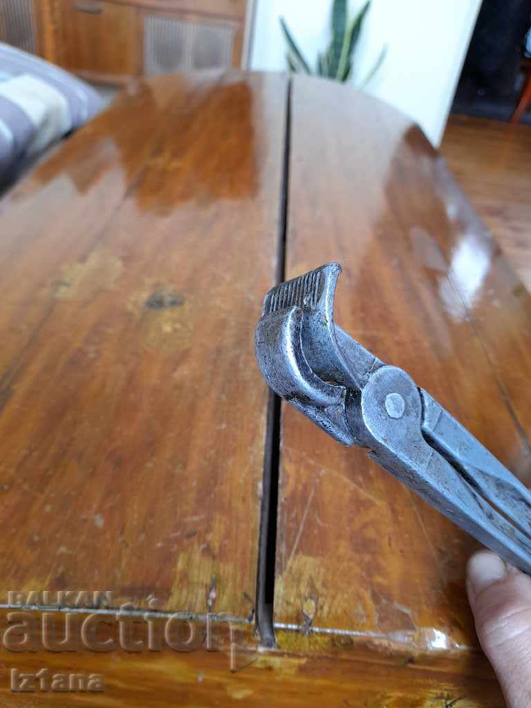 Auction Old pliers Auction Old pliers