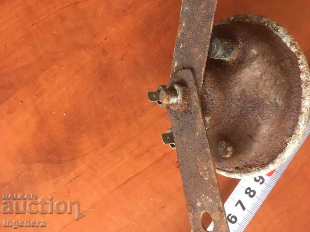 Delivery of TRUMPET WHISTLE TRUCK RETRO Delivery of TRUMPET WHISTLE TRUCK RETRO