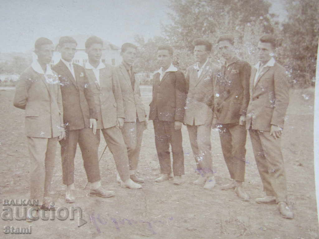 An old photo from the 1930s with price 12.00 BGN | € 6.14 An old photo from the 1930s with price 12.00 BGN | € 6.14