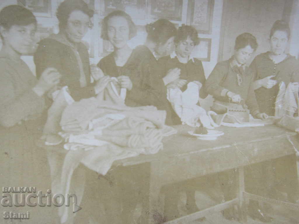 Παλιά φωτογραφία από το 1952 με τιμή 12.00 BGN | € 6.14 Παλιά φωτογραφία από το 1952 με τιμή 12.00 BGN | € 6.14