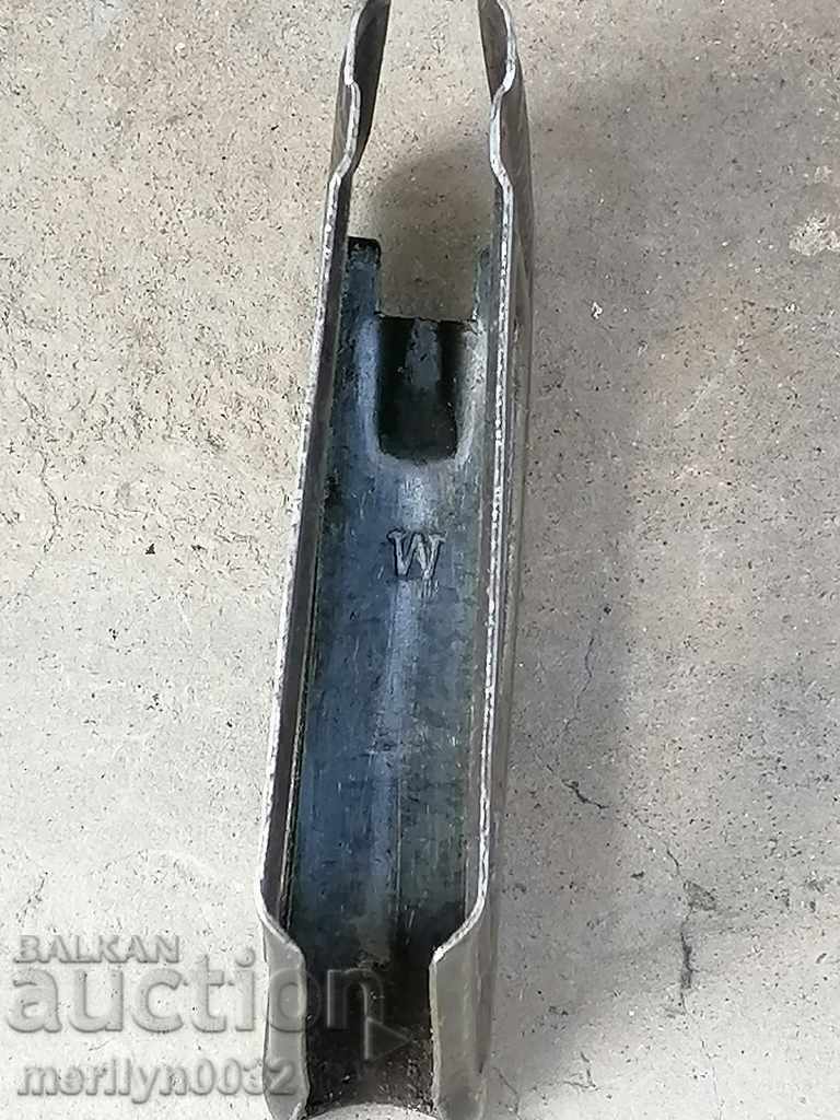 Delivery of Mannlicher M-95 carbine cartridge tin pack Delivery of Mannlicher M-95 carbine cartridge tin pack