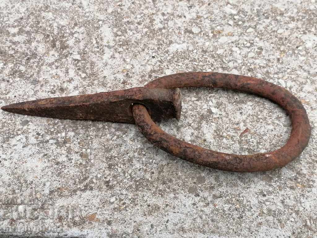 Auction Wrought iron for tying a cart ring approx Auction Wrought iron for tying a cart ring approx