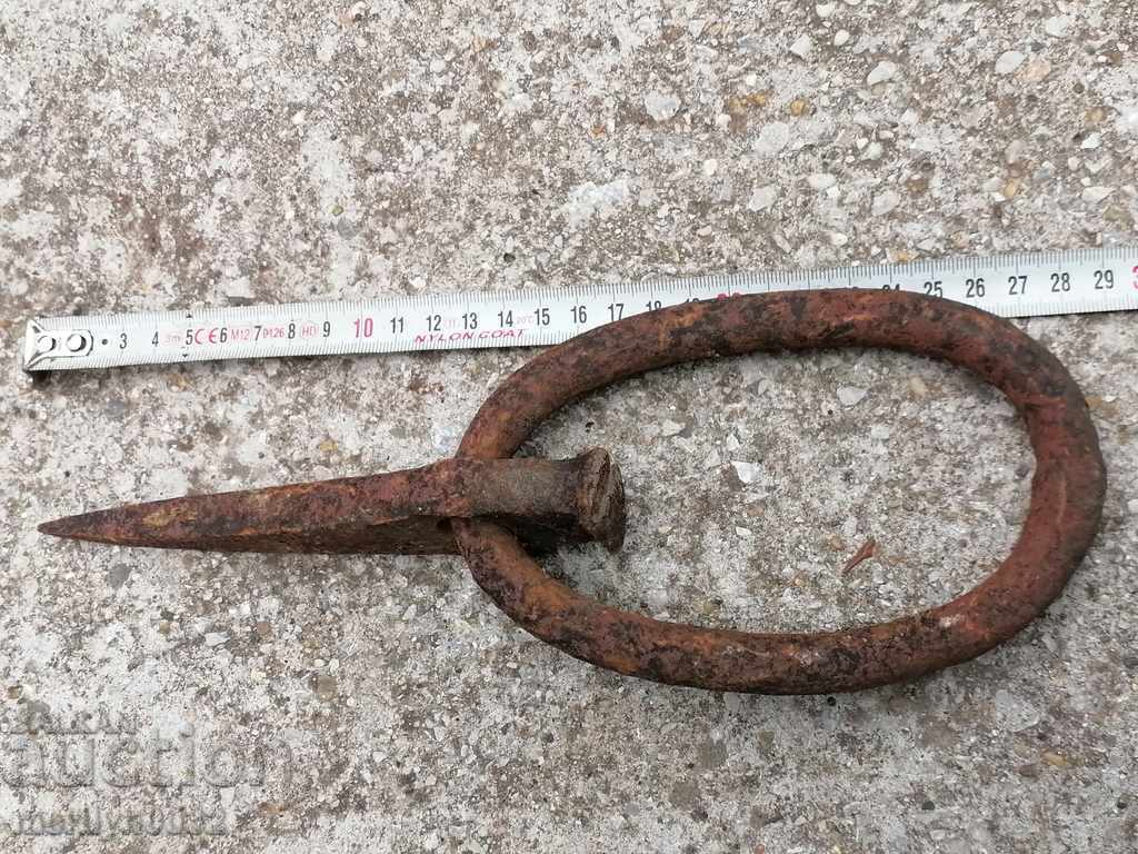 Wrought iron for tying a cart ring approx - 6 Wrought iron for tying a cart ring approx - 6