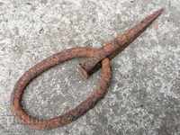 Wrought iron for tying a cart ring approx
