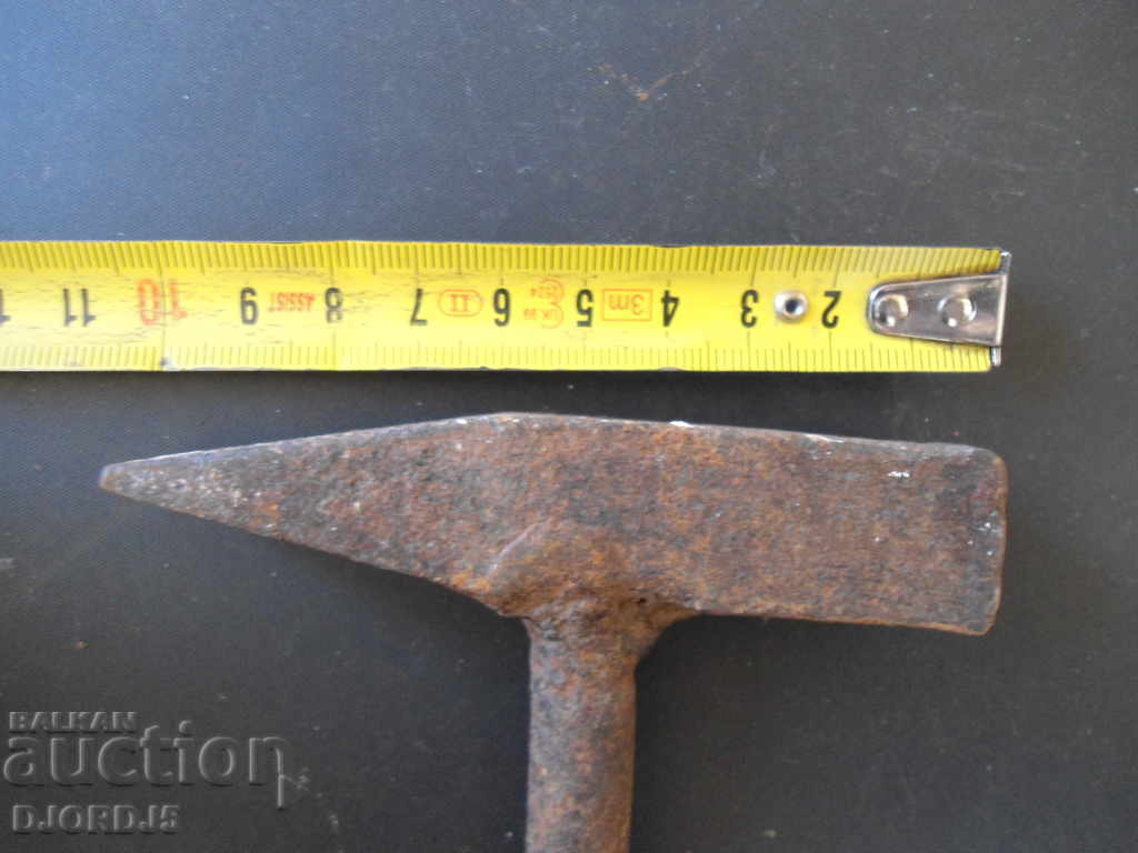 Old hammer, iron handle with price 3.00 BGN | € 1.53