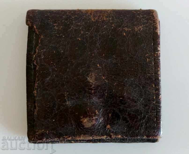 OLD LEATHER WALLET PORTFOLIO COINS with price 8.00 BGN | € 4.09 OLD LEATHER WALLET PORTFOLIO COINS with price 8.00 BGN | € 4.09