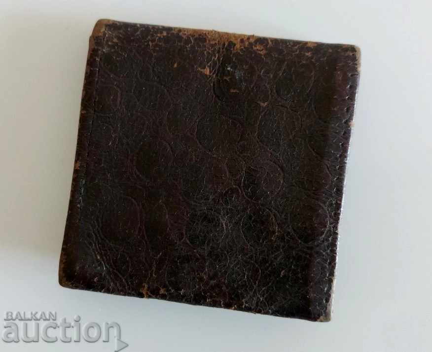 Auction OLD LEATHER WALLET PORTFOLIO COINS Auction OLD LEATHER WALLET PORTFOLIO COINS