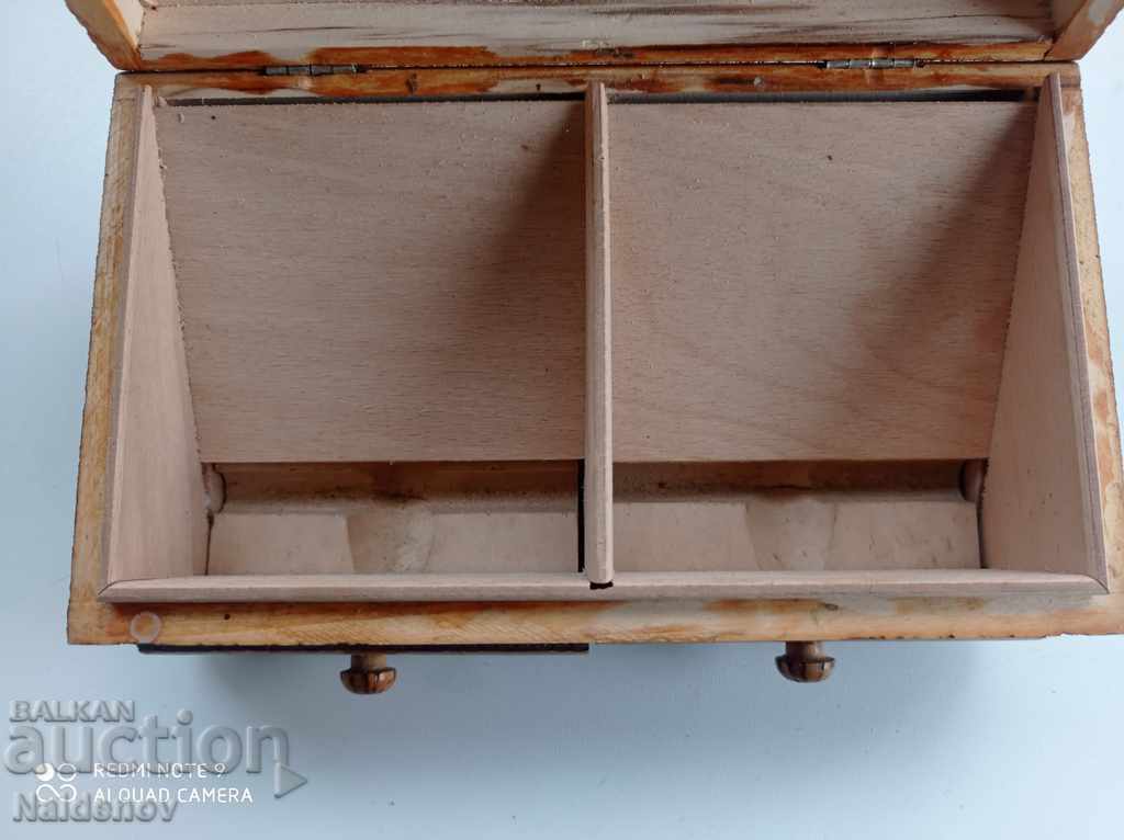 Livrarea Frumoasă cutie veche de țigări din lemn