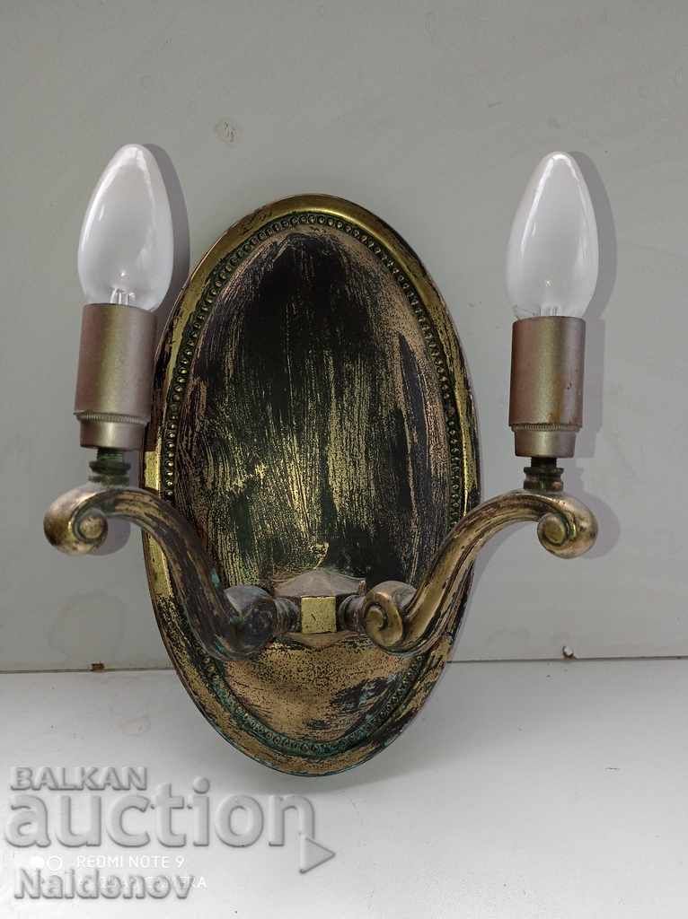 Стара бронзова лампа за стена