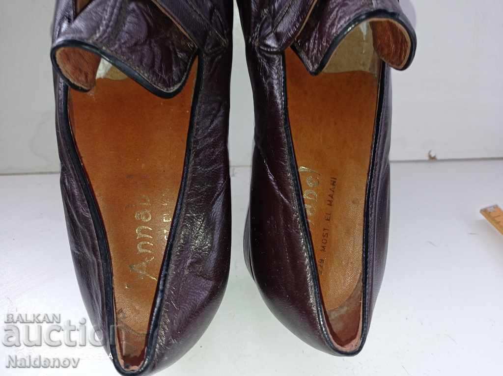 Pantofi italieni regali Annabel Nou cu preț 190.00 BGN | € 97.15