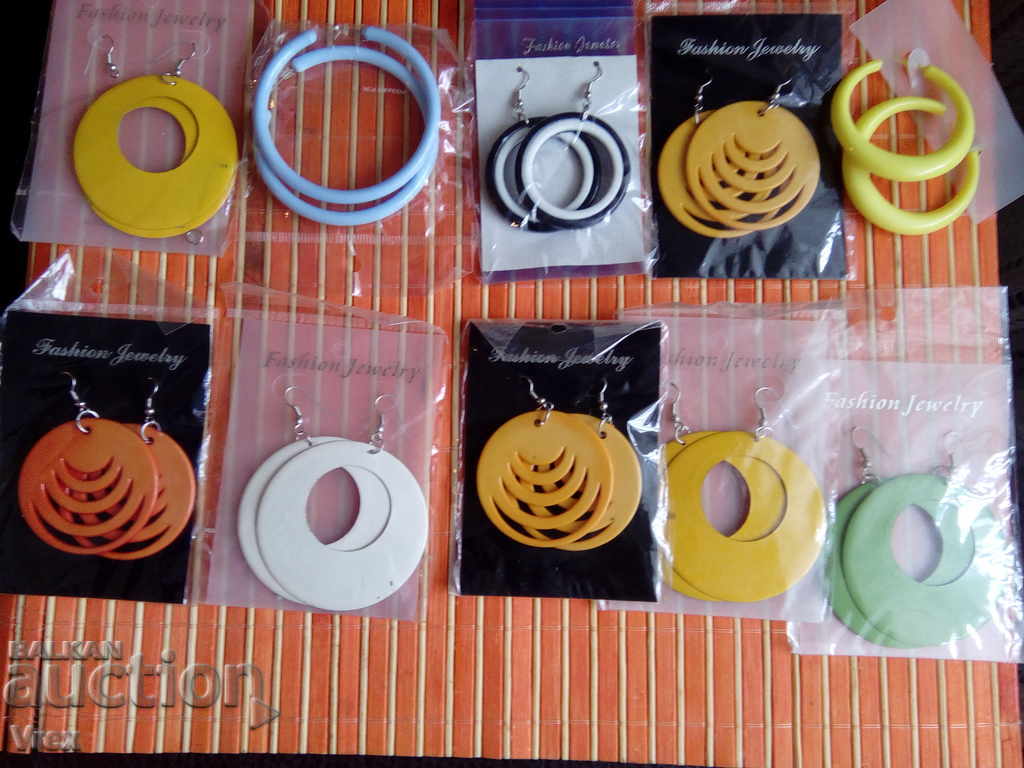 Delivery of Earrings, jewelry, costume jewelry - sale Delivery of Earrings, jewelry, costume jewelry - sale