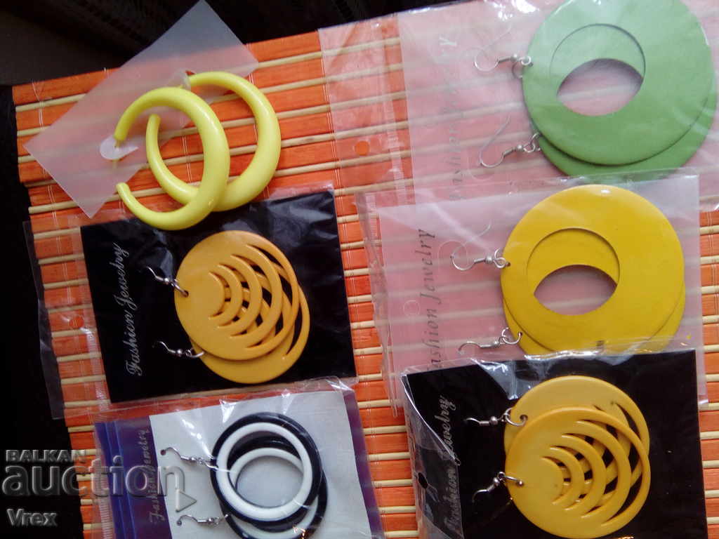 Earrings, jewelry, costume jewelry - sale - 6 Earrings, jewelry, costume jewelry - sale - 6