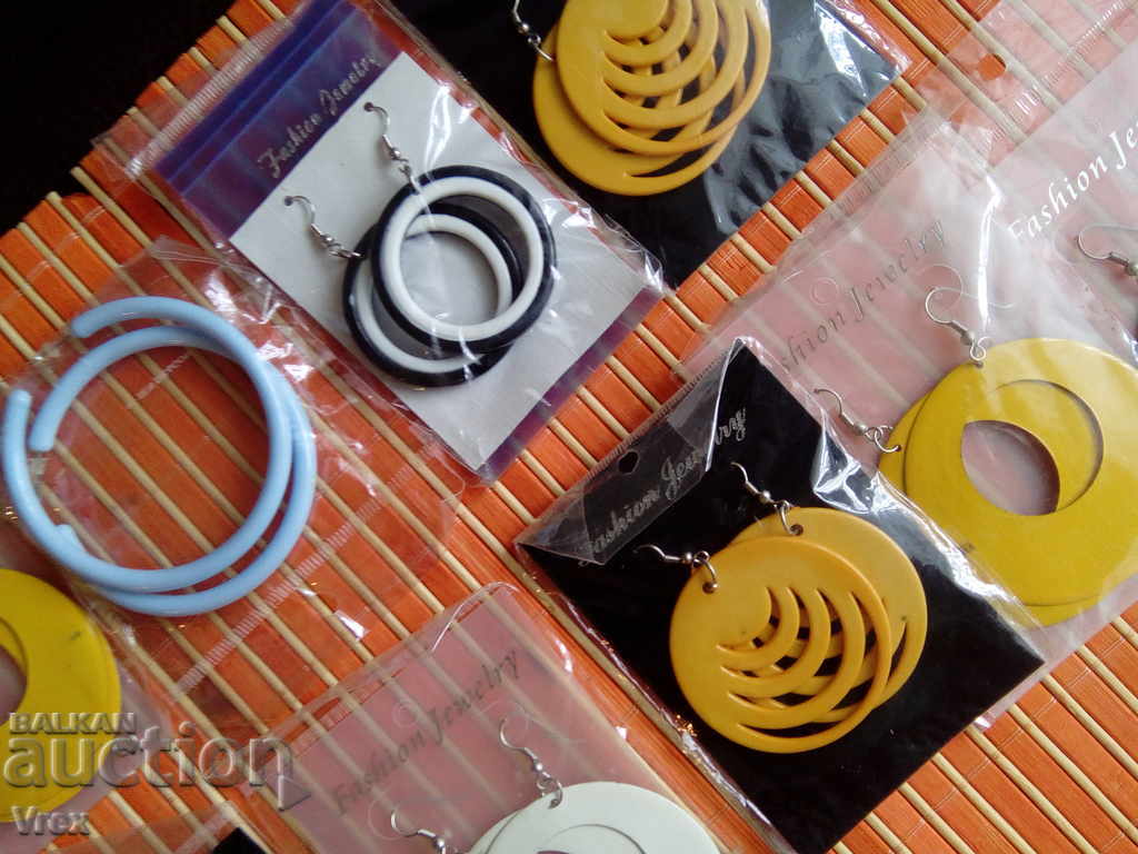 Earrings, jewelry, costume jewelry - sale - 7 Earrings, jewelry, costume jewelry - sale - 7