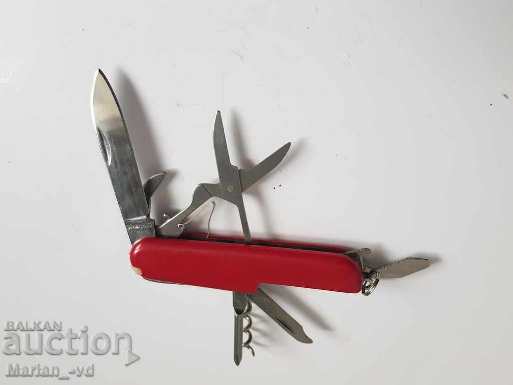 A pocket knife with price 15.00 BGN | € 7.67